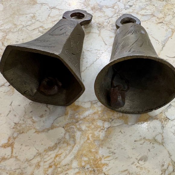 2 VINTAGE BRASS Sarna of India BELLS - Picture 9 of 9